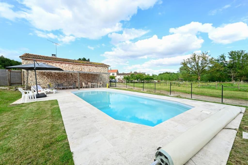 Sevremoine L'Evasion En Pierre Piscine Et Etang Prive 빌라 외부 사진